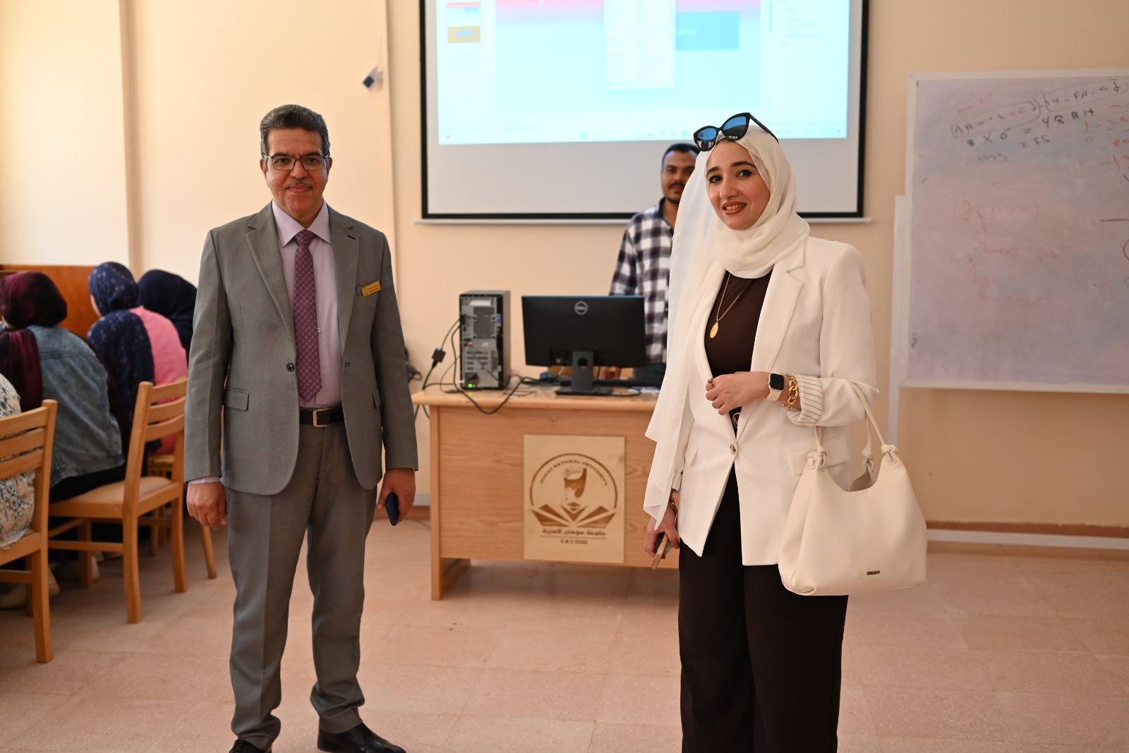 جامعة سوهاج الأهلية تختتم فعاليات دورة “أساسيات الحاسب الآلي” بمشاركة 160 طالبًا وطالبةً