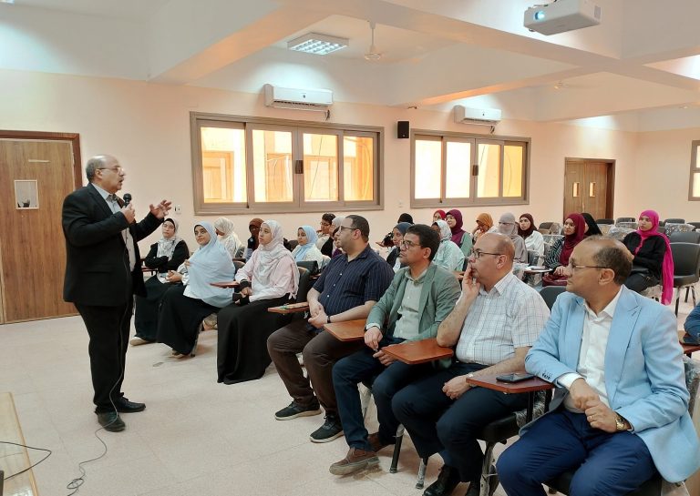 جامعة سوهاج الأهلية  تناقش أحدث تطبيقات التحاليل الوراثية والطب الجيني في ندوة علمية متخصصة لطلابها
